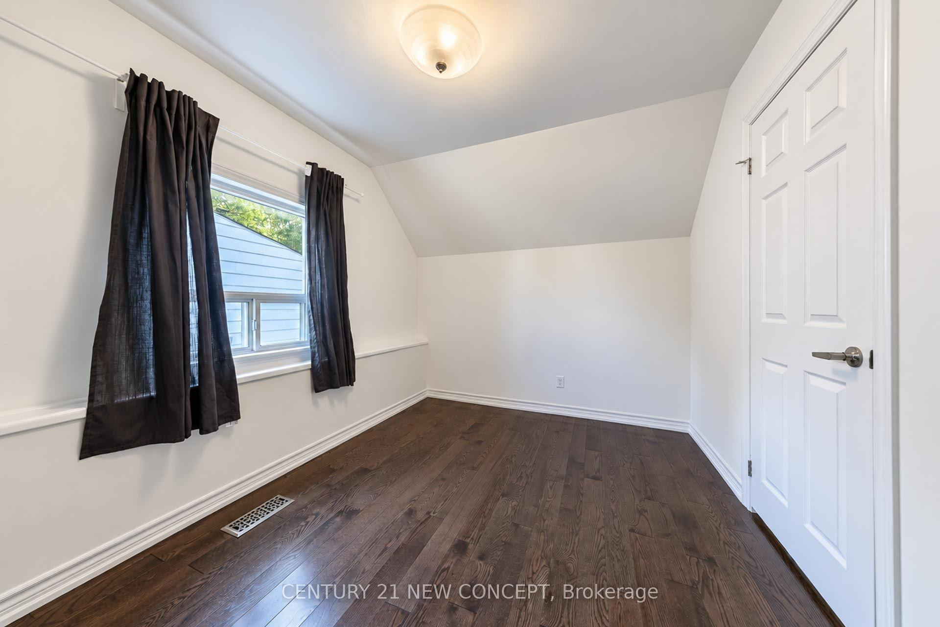 Photo 29 of 17 Lyndale Drive, North York, Willowdale East — HOMEH