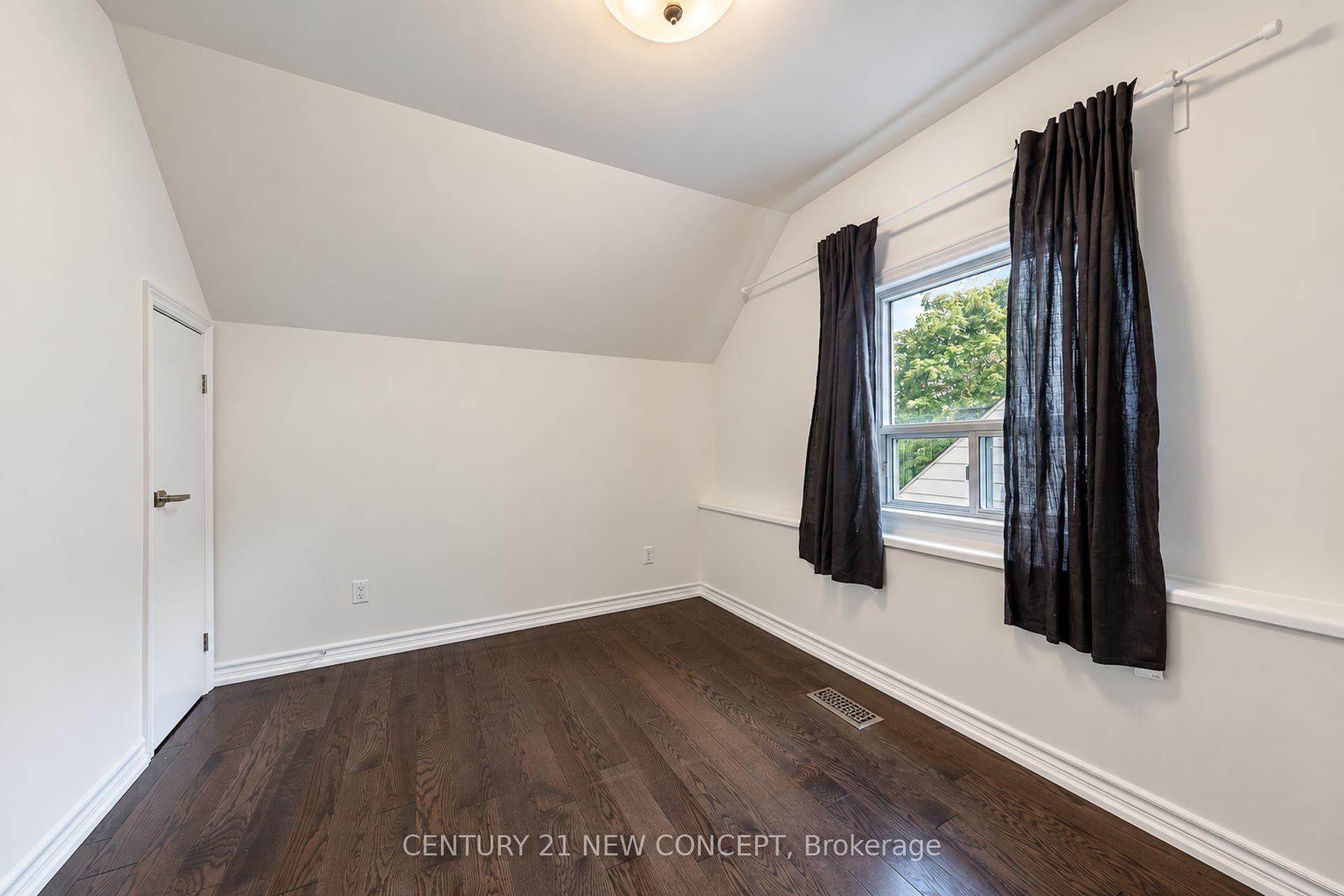 Photo 30 of 17 Lyndale Drive, North York, Willowdale East — HOMEH