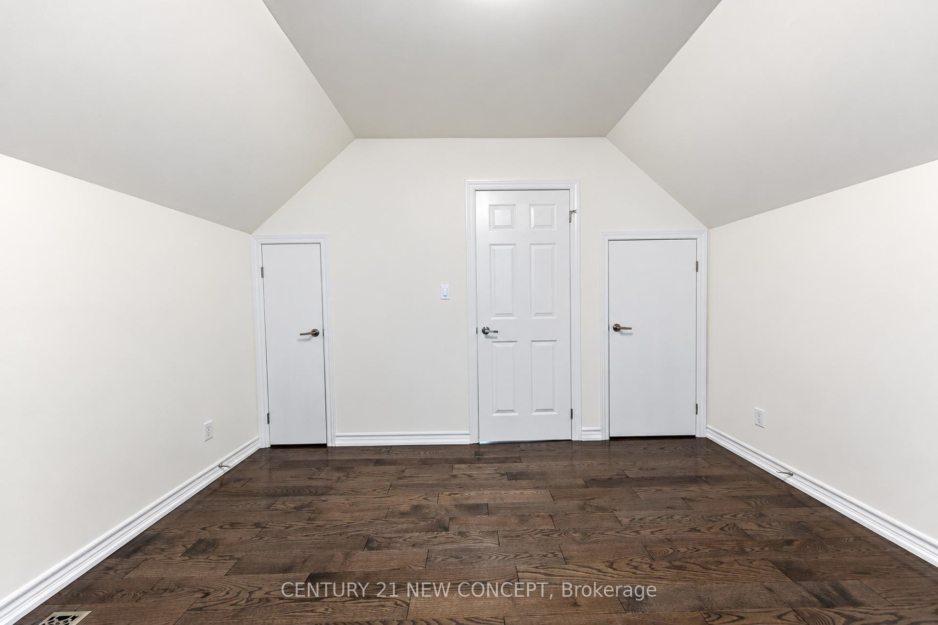 Photo 33 of 17 Lyndale Drive, North York, Willowdale East — HOMEH