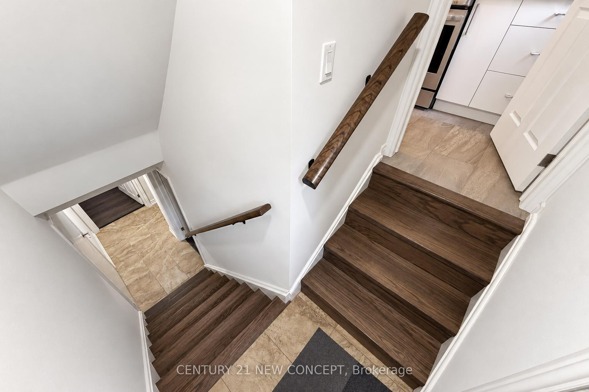 Photo 34 of 17 Lyndale Drive, North York, Willowdale East — HOMEH