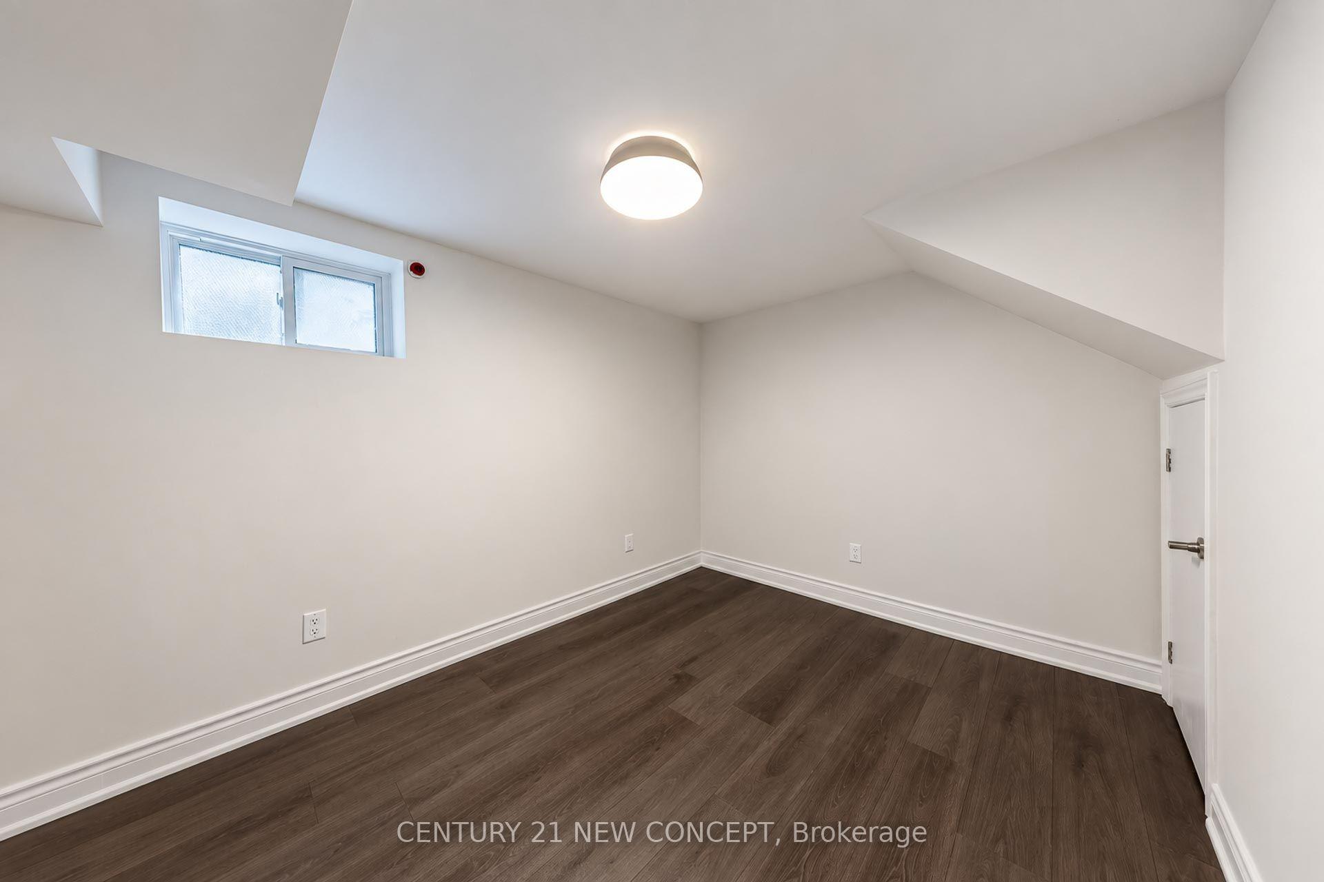 Photo 36 of 17 Lyndale Drive, North York, Willowdale East — HOMEH