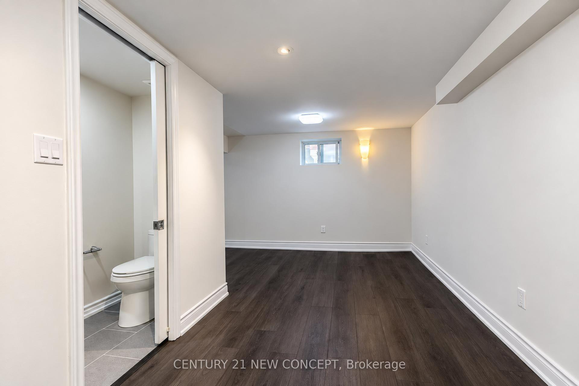 Photo 40 of 17 Lyndale Drive, North York, Willowdale East — HOMEH