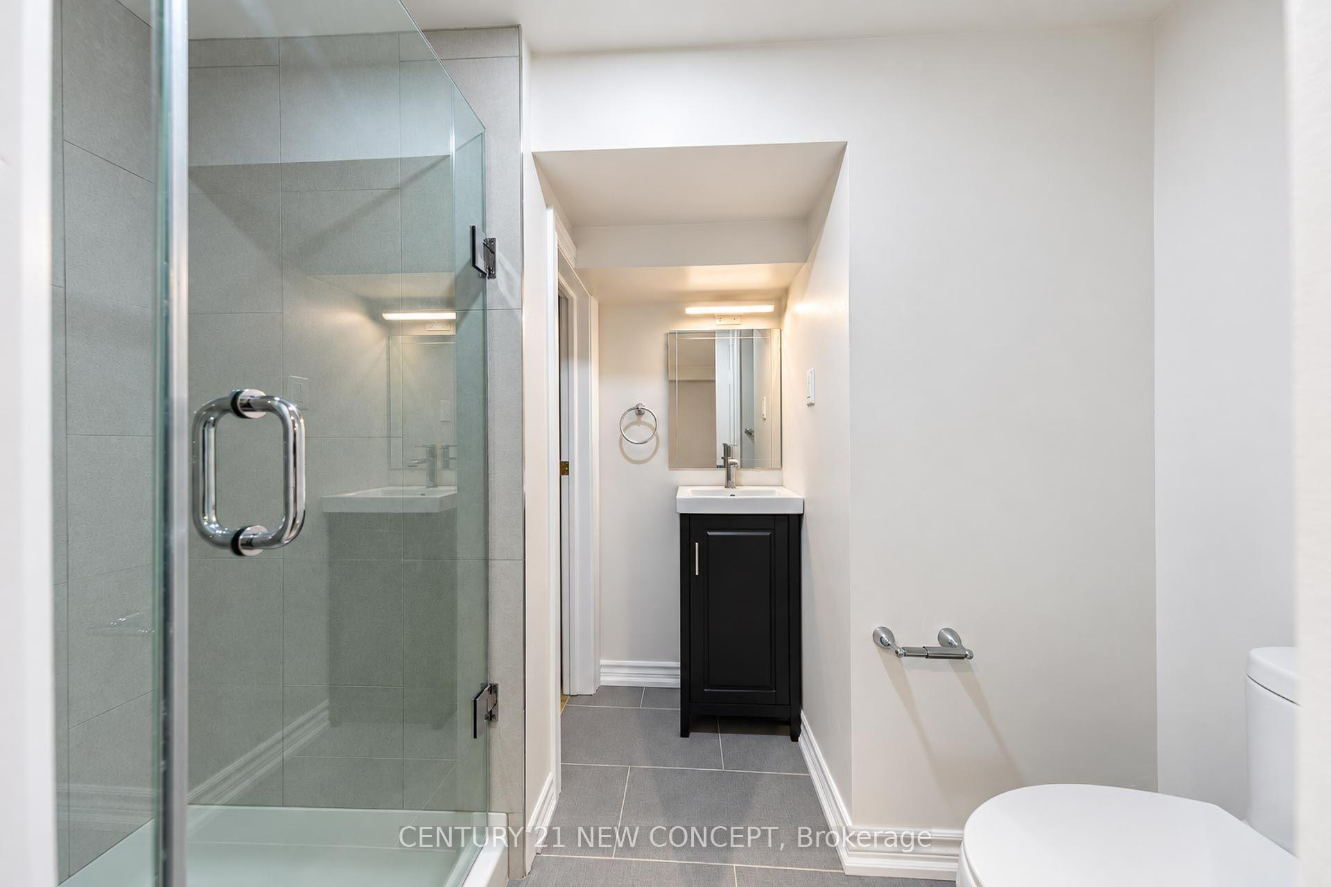 Photo 41 of 17 Lyndale Drive, North York, Willowdale East — HOMEH