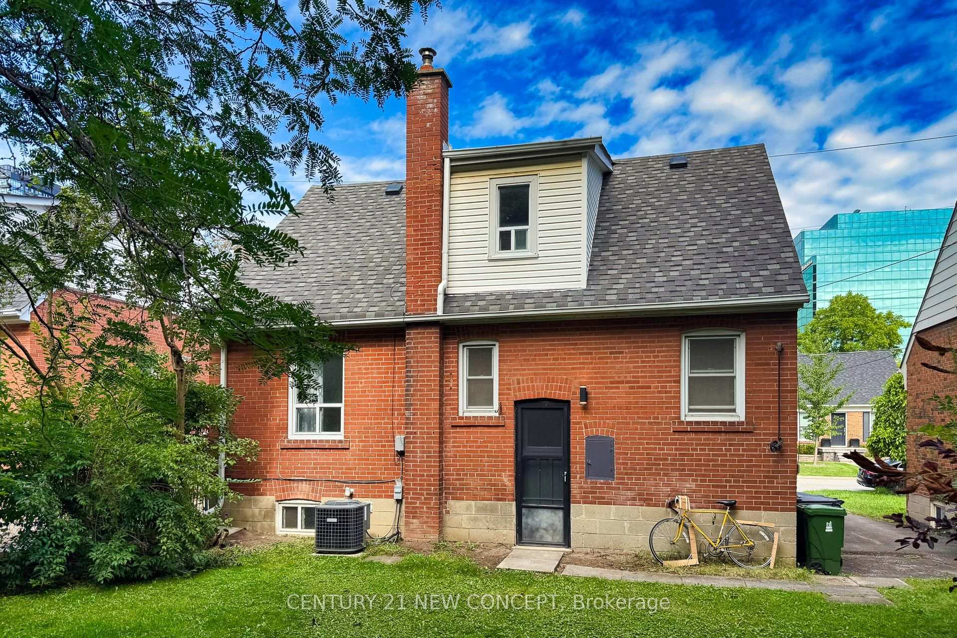 Photo 44 of 17 Lyndale Drive, North York, Willowdale East — HOMEH