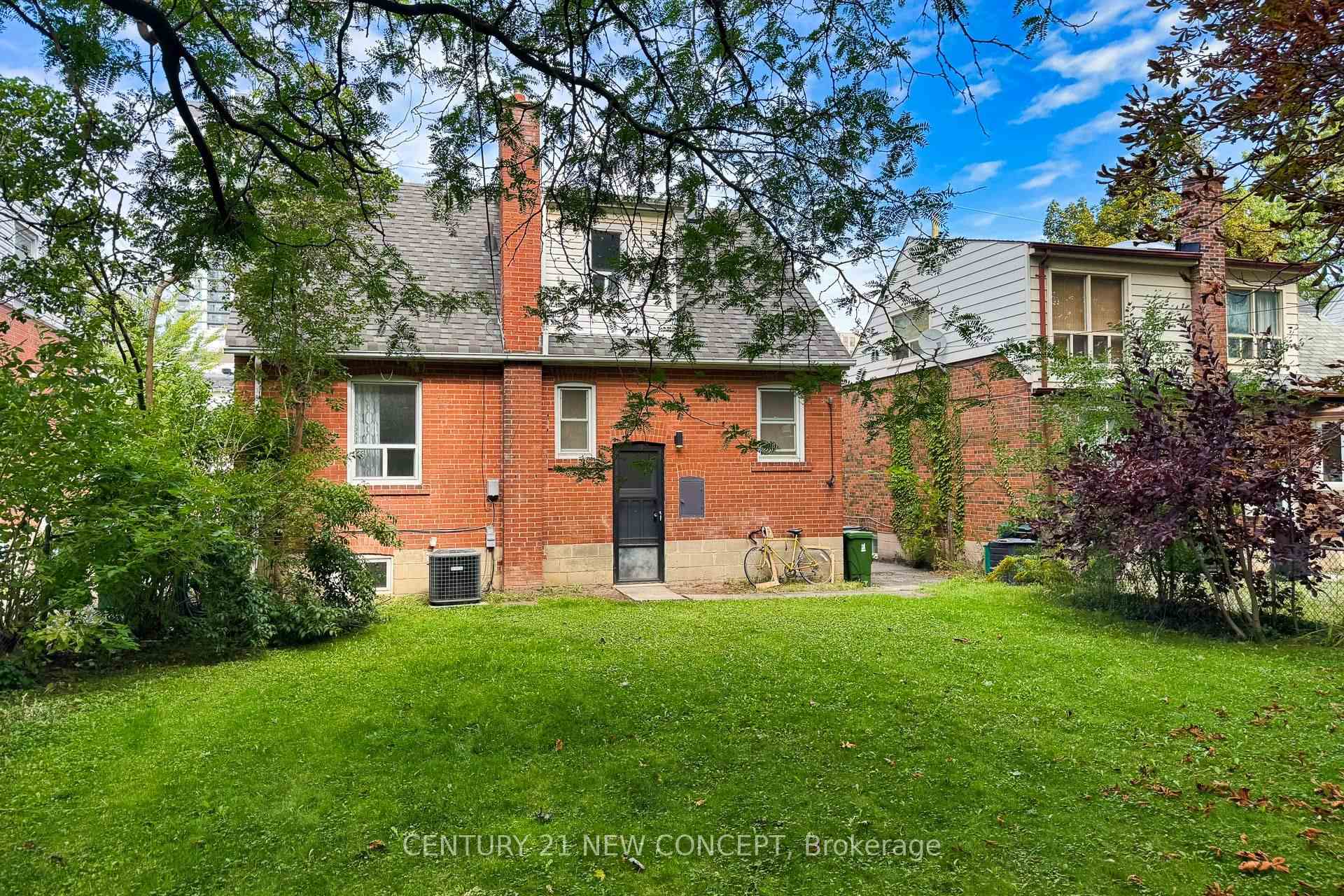 Photo 45 of 17 Lyndale Drive, North York, Willowdale East — HOMEH