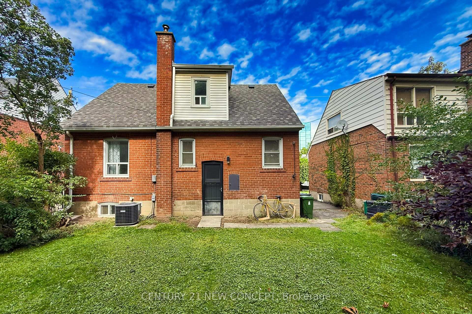 Photo 46 of 17 Lyndale Drive, North York, Willowdale East — HOMEH