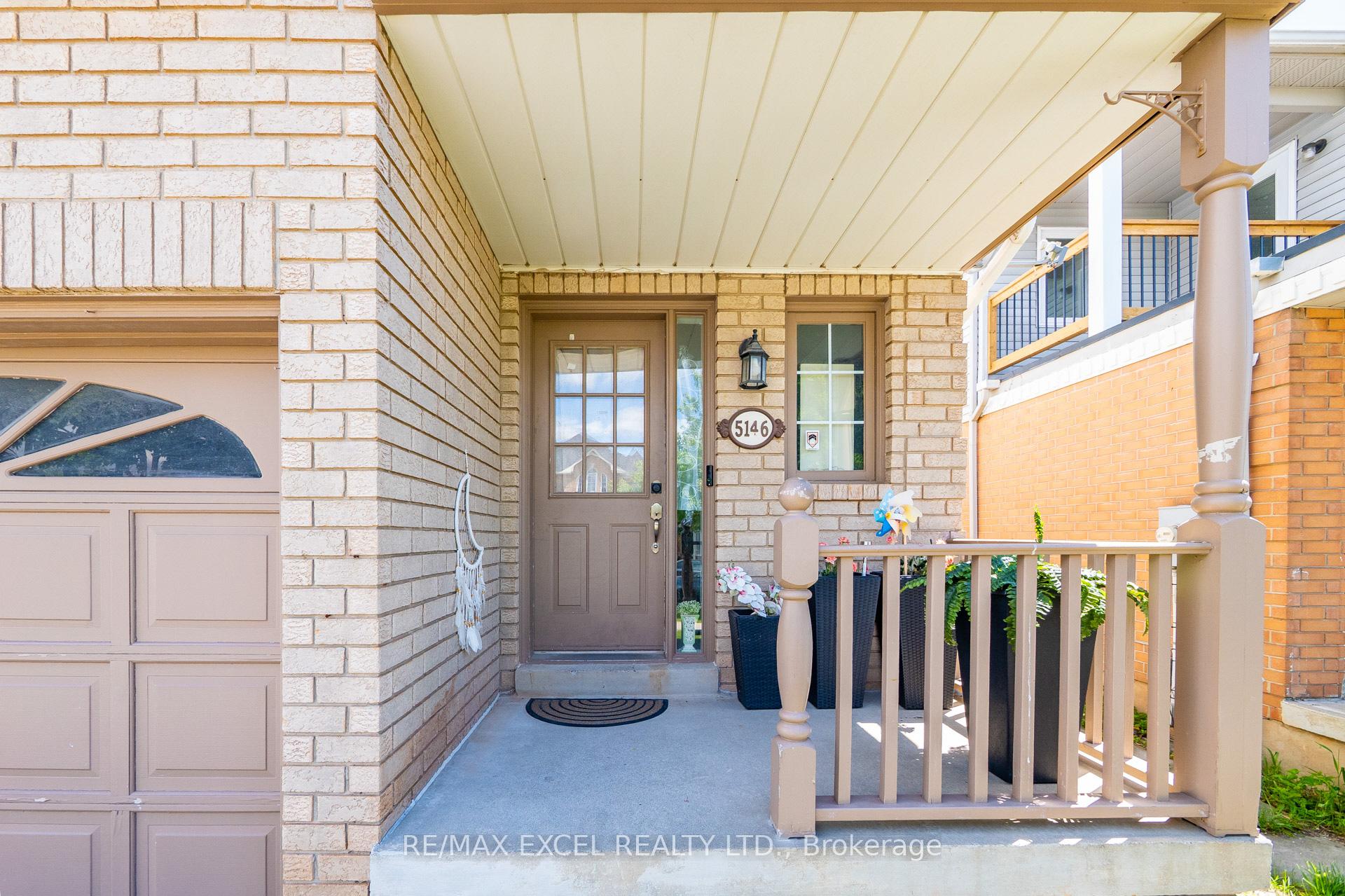 Photo 3 of 5146 Porter Street, Burlington, Uptown — HOMEH