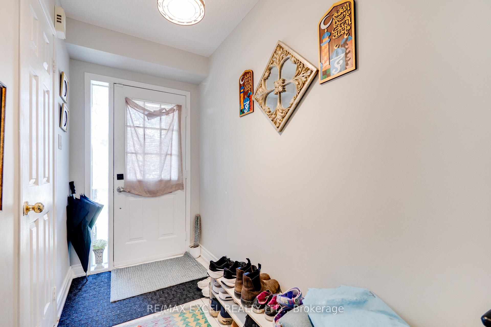 Photo 4 of 5146 Porter Street, Burlington, Uptown — HOMEH