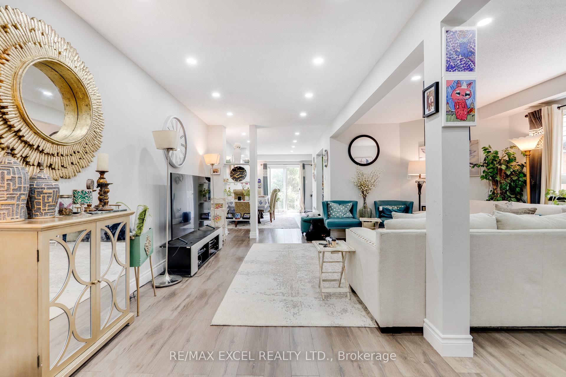 Photo 7 of 5146 Porter Street, Burlington, Uptown — HOMEH