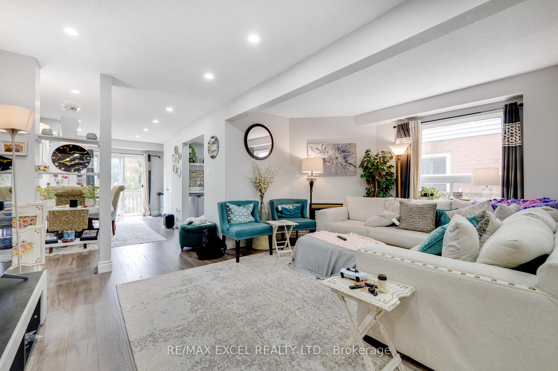 Photo 8 of 5146 Porter Street, Burlington, Uptown — HOMEH