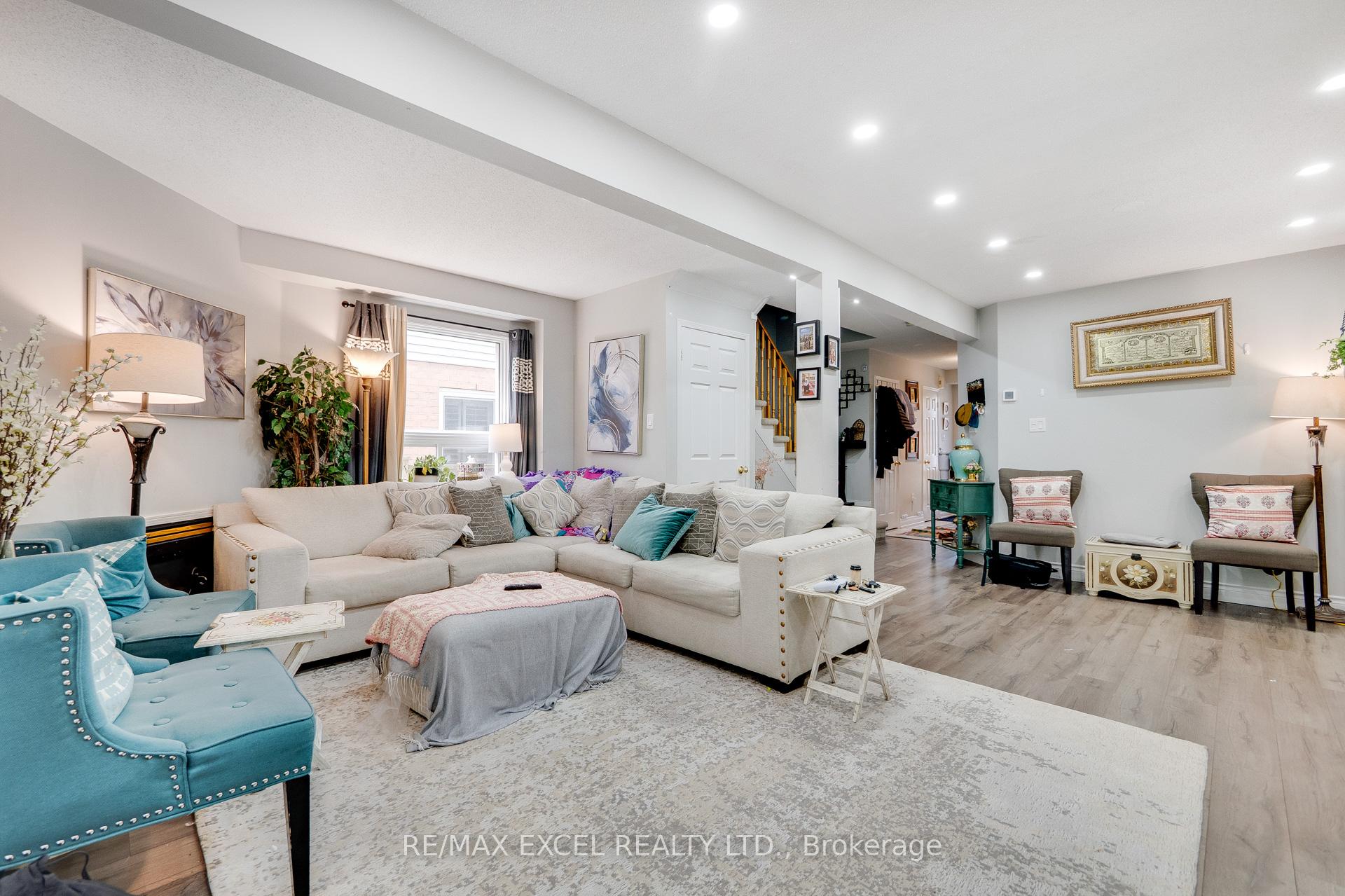 Photo 9 of 5146 Porter Street, Burlington, Uptown — HOMEH