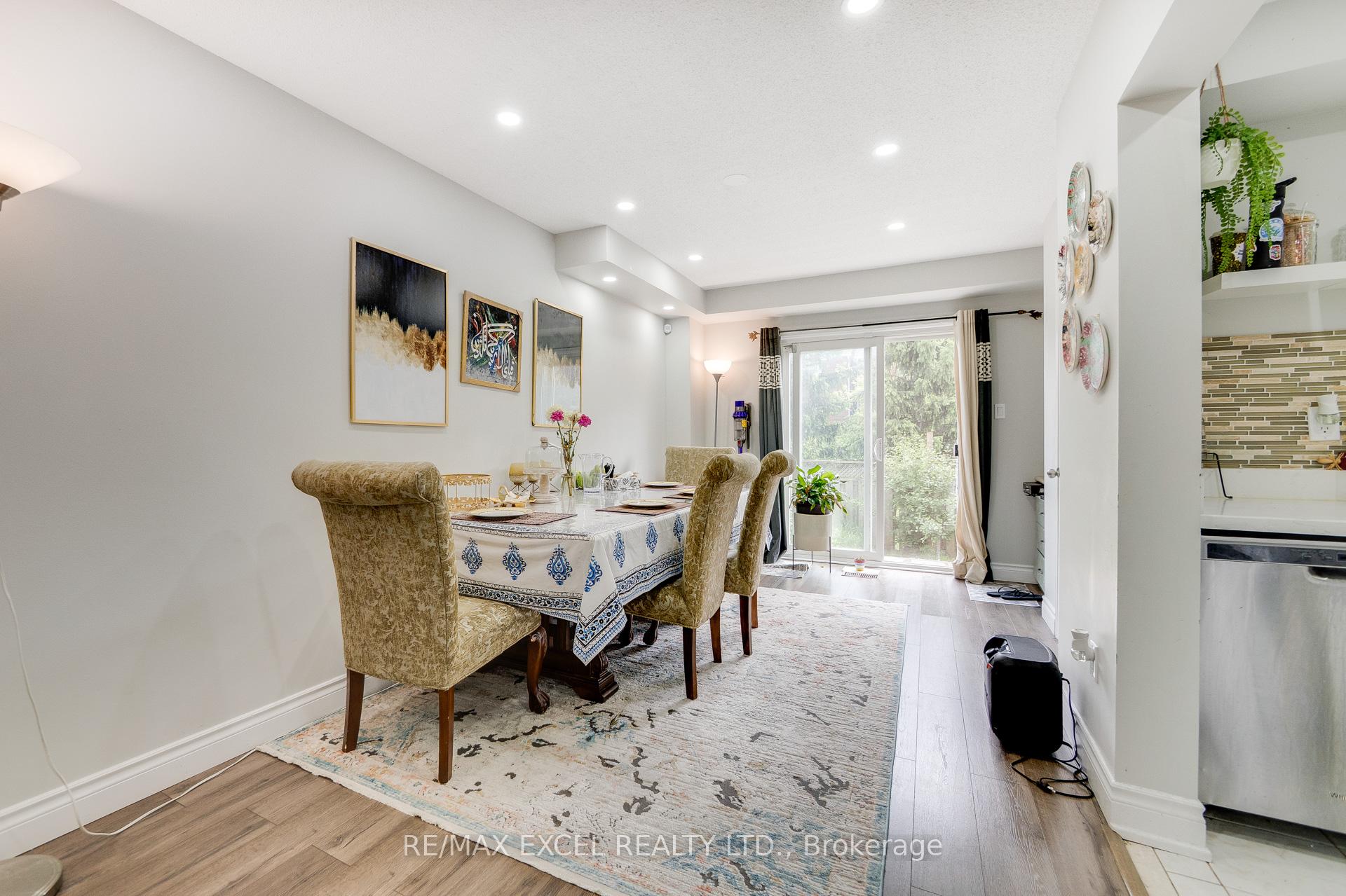 Photo 11 of 5146 Porter Street, Burlington, Uptown — HOMEH