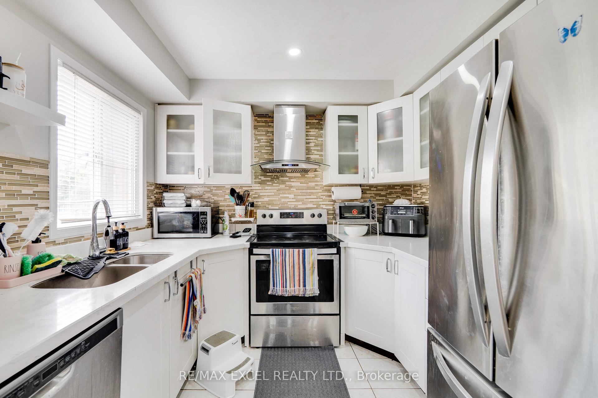 Photo 14 of 5146 Porter Street, Burlington, Uptown — HOMEH