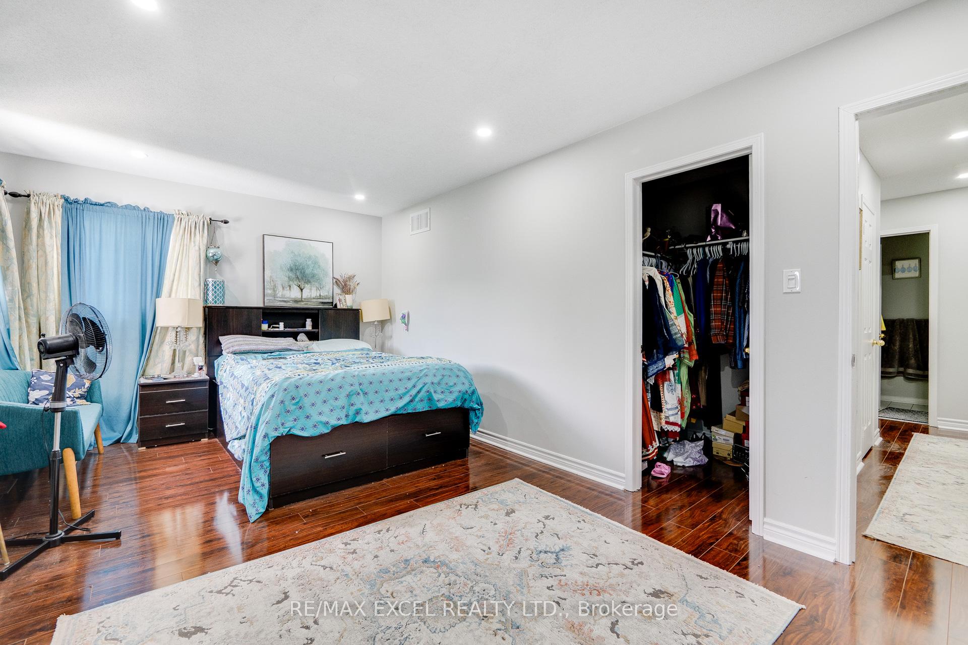 Photo 25 of 5146 Porter Street, Burlington, Uptown — HOMEH