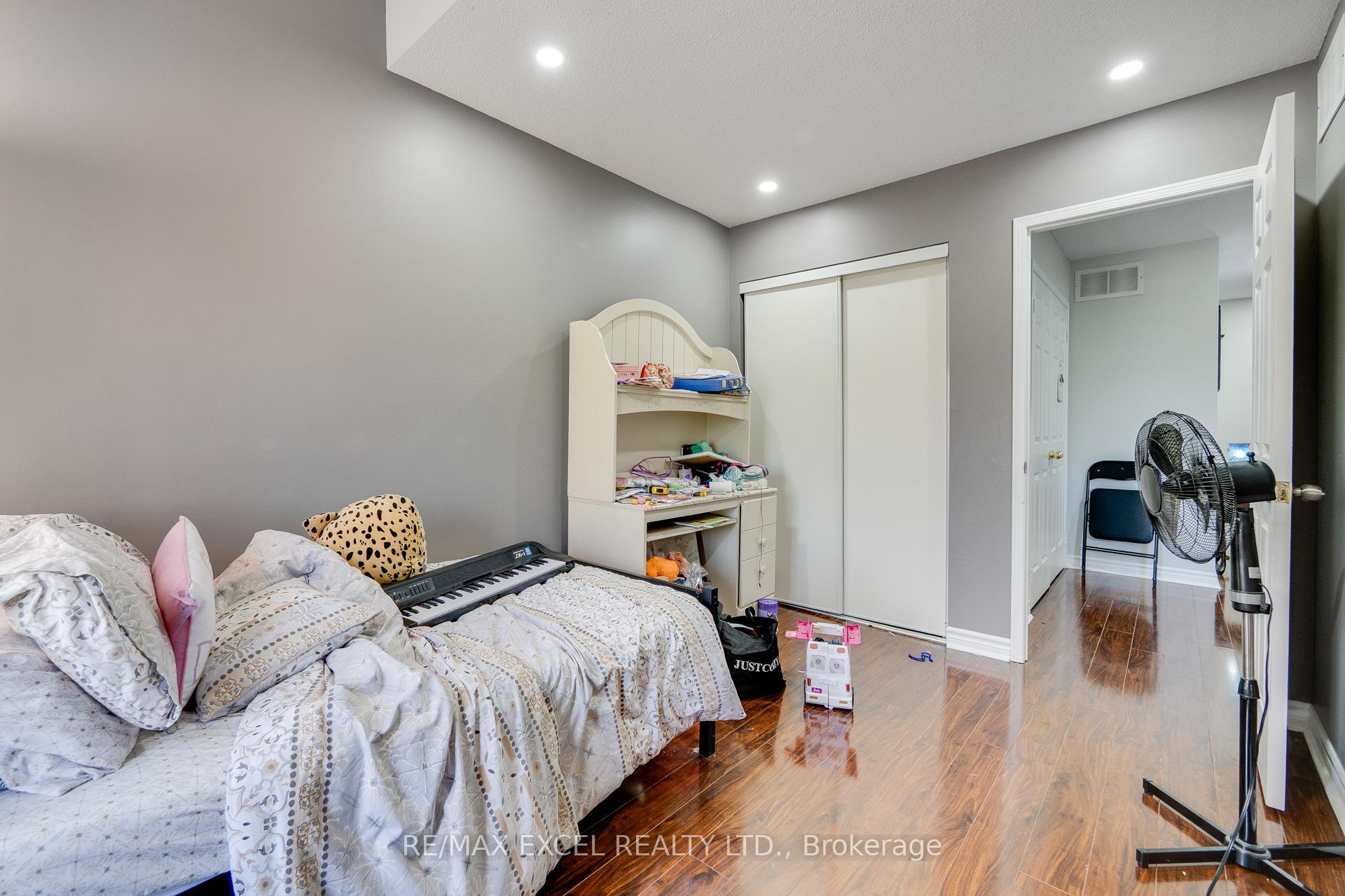 Photo 32 of 5146 Porter Street, Burlington, Uptown — HOMEH