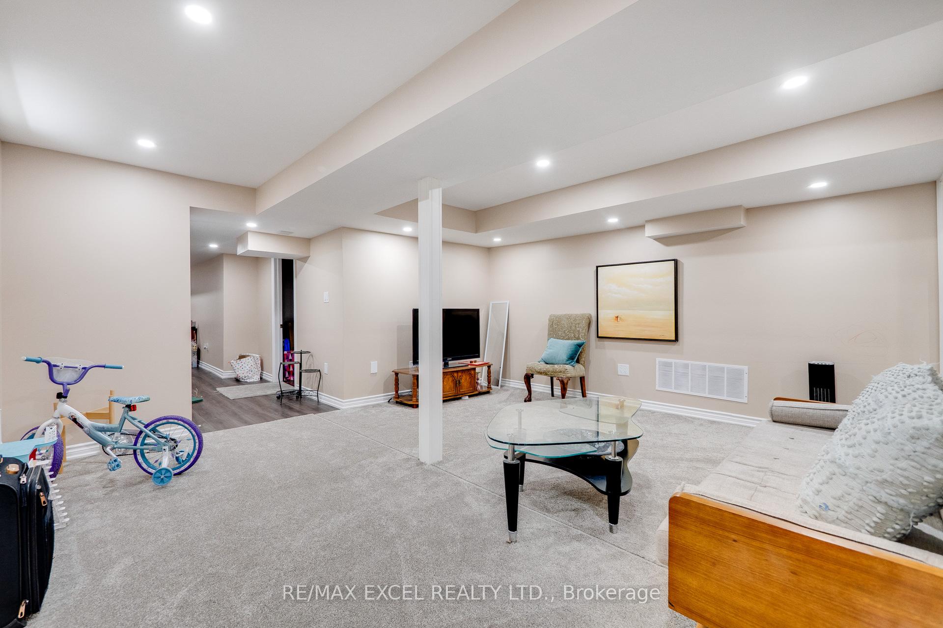Photo 43 of 5146 Porter Street, Burlington, Uptown — HOMEH