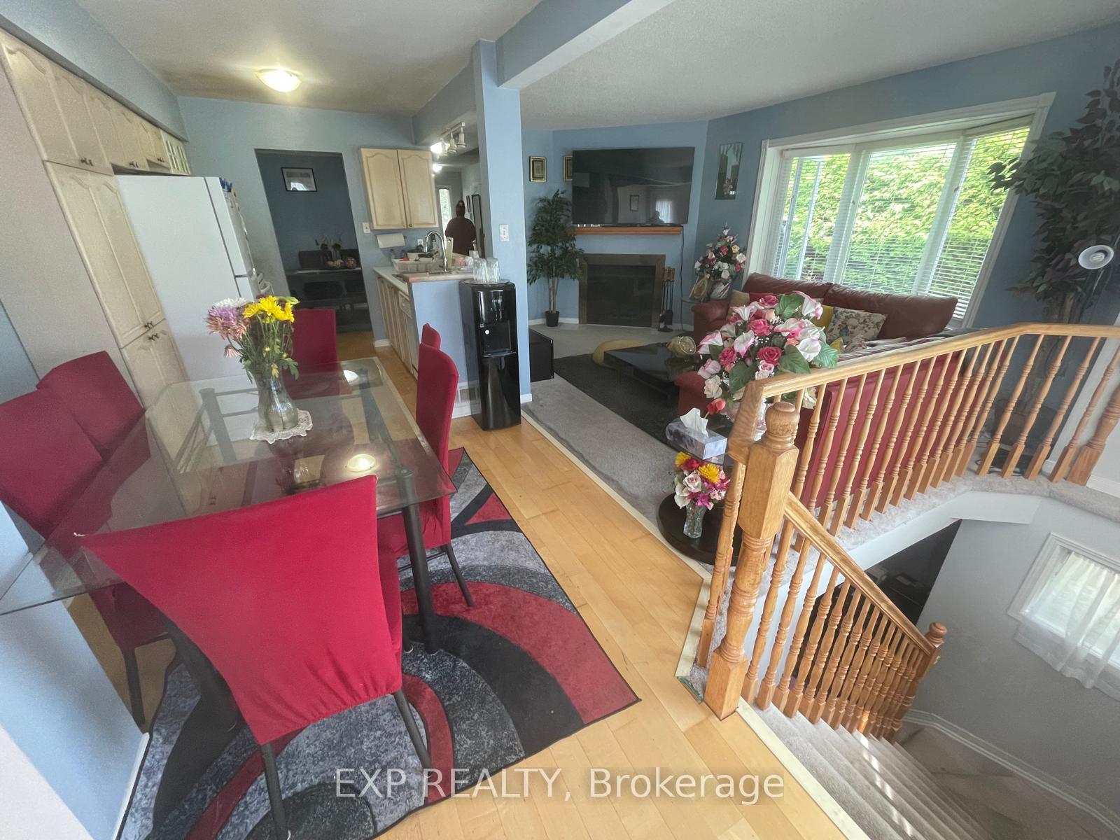 Photo 4 of 55 Whitegate Crescent, Ottawa, Barrhaven - Longfields — HOMEH