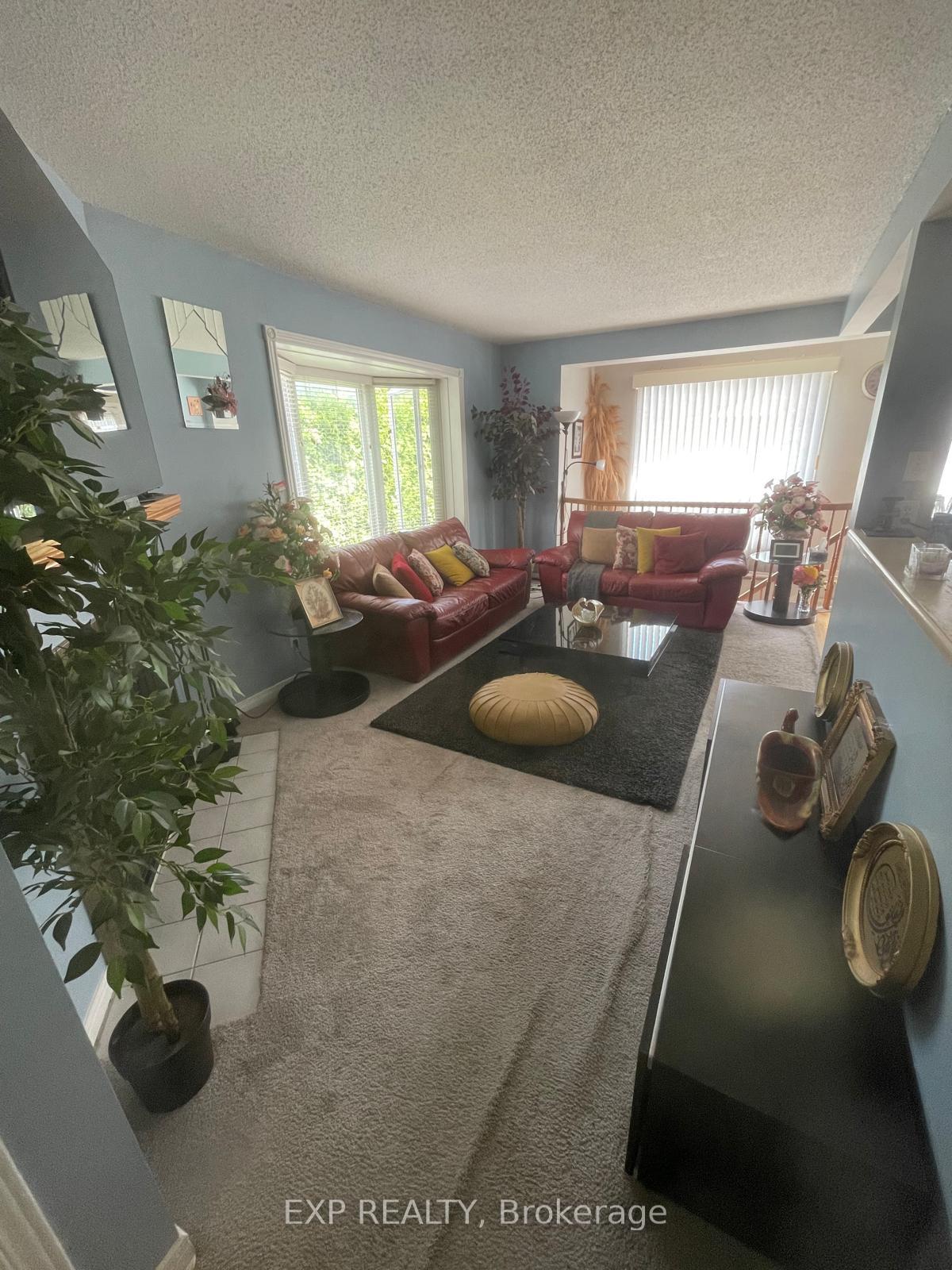 Photo 5 of 55 Whitegate Crescent, Ottawa, Barrhaven - Longfields — HOMEH