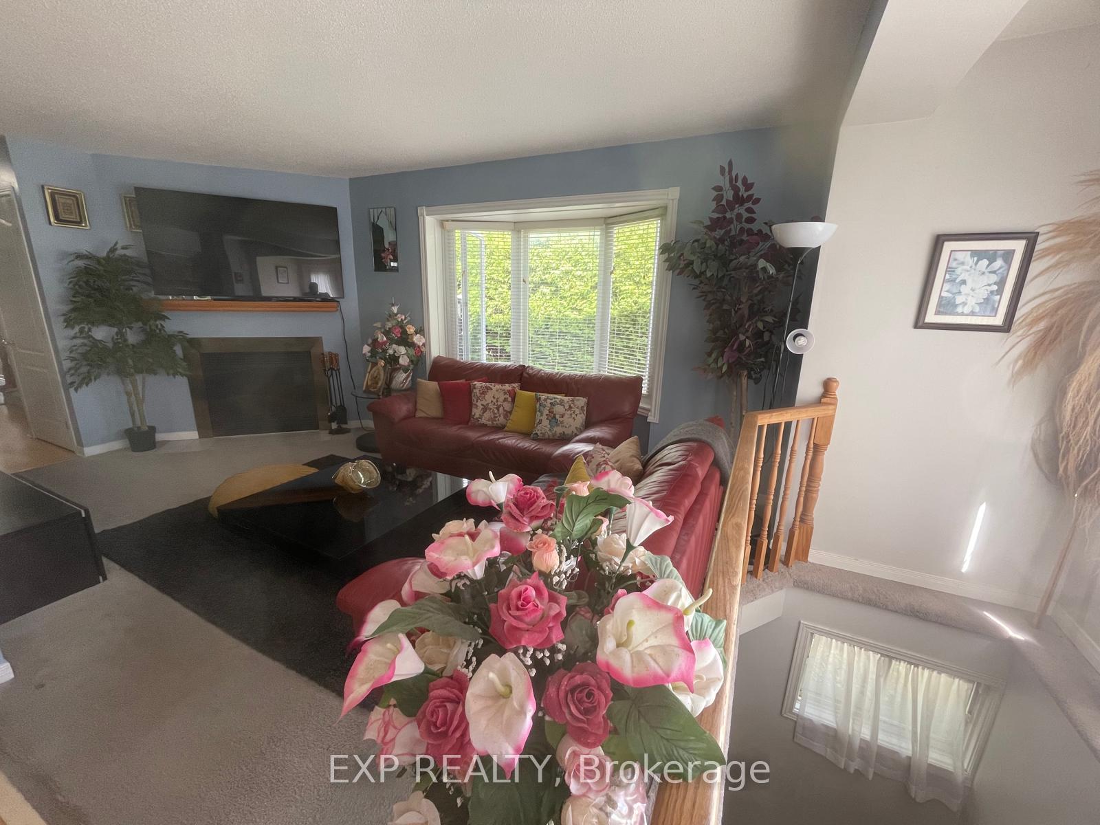 Photo 7 of 55 Whitegate Crescent, Ottawa, Barrhaven - Longfields — HOMEH