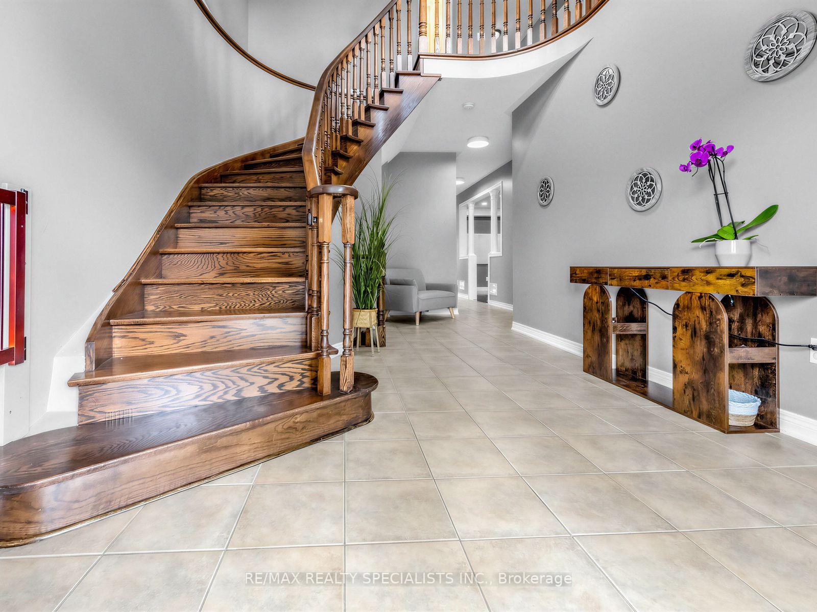 Photo 4 of 491 Willmott Crescent, Milton, Clarke — HOMEH