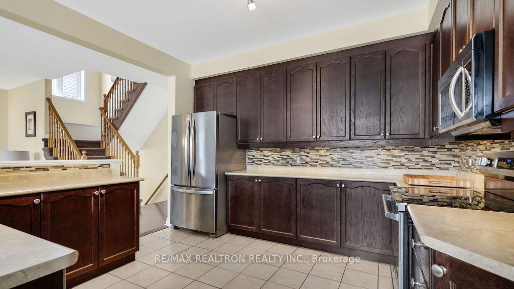 Photo 9 of 96 Piper Crescent, Clarington, Bowmanville — HOMEH
