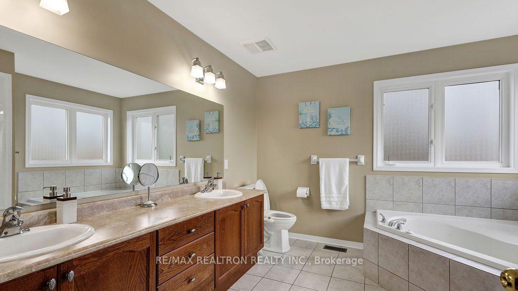 Photo 20 of 96 Piper Crescent, Clarington, Bowmanville — HOMEH
