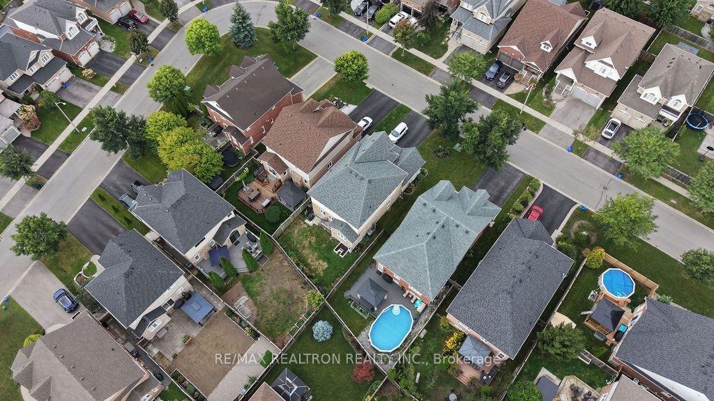 Photo 32 of 96 Piper Crescent, Clarington, Bowmanville — HOMEH