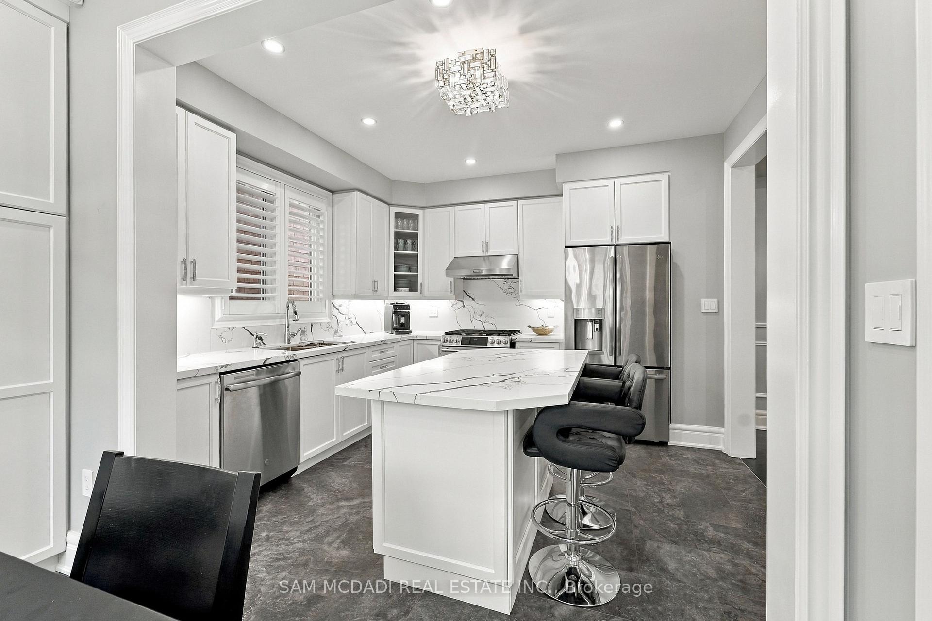 Photo 13 of 238 Schreyer Crescent, Milton, Harrison — HOMEH
