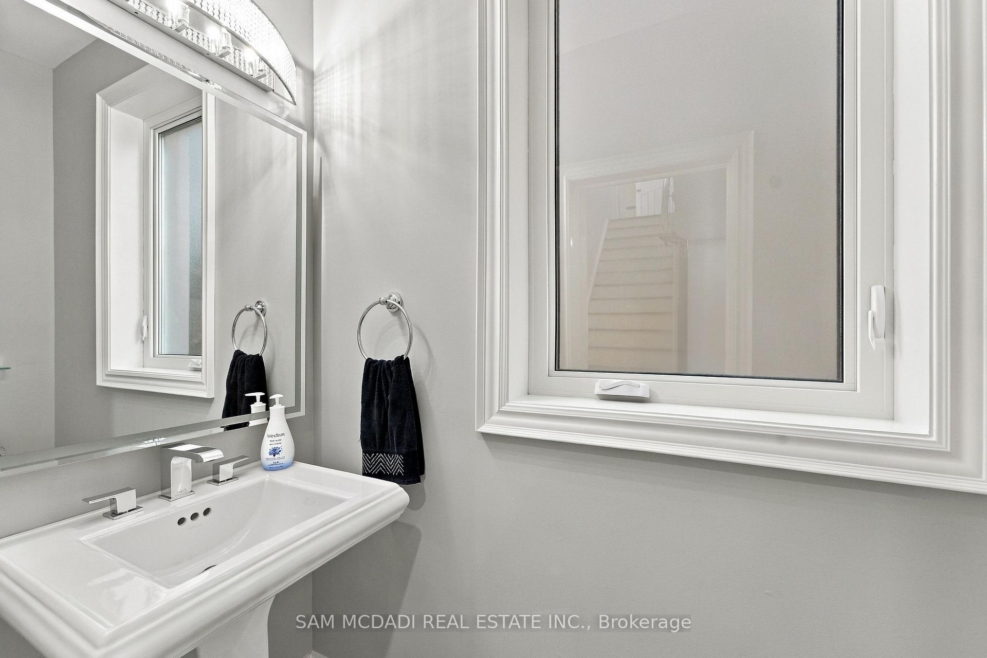 Photo 17 of 238 Schreyer Crescent, Milton, Harrison — HOMEH