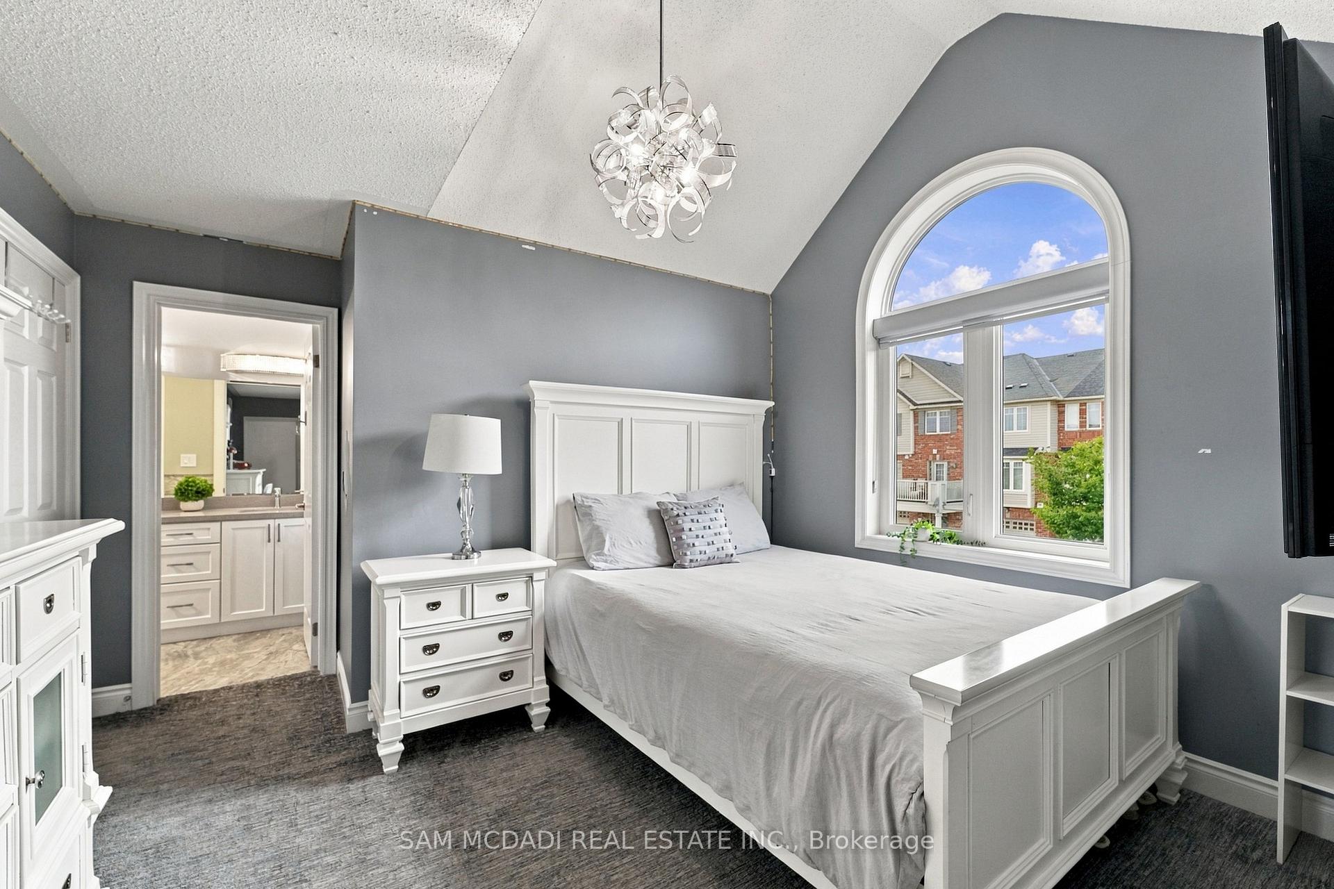 Photo 27 of 238 Schreyer Crescent, Milton, Harrison — HOMEH