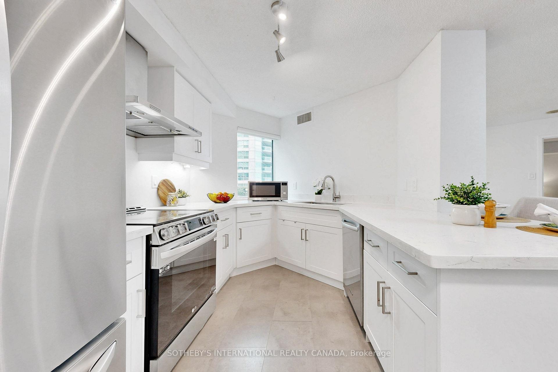 Photo 16 of Unit 414, 10 Queens Quay W, Toronto, Waterfront Communities — HOMEH