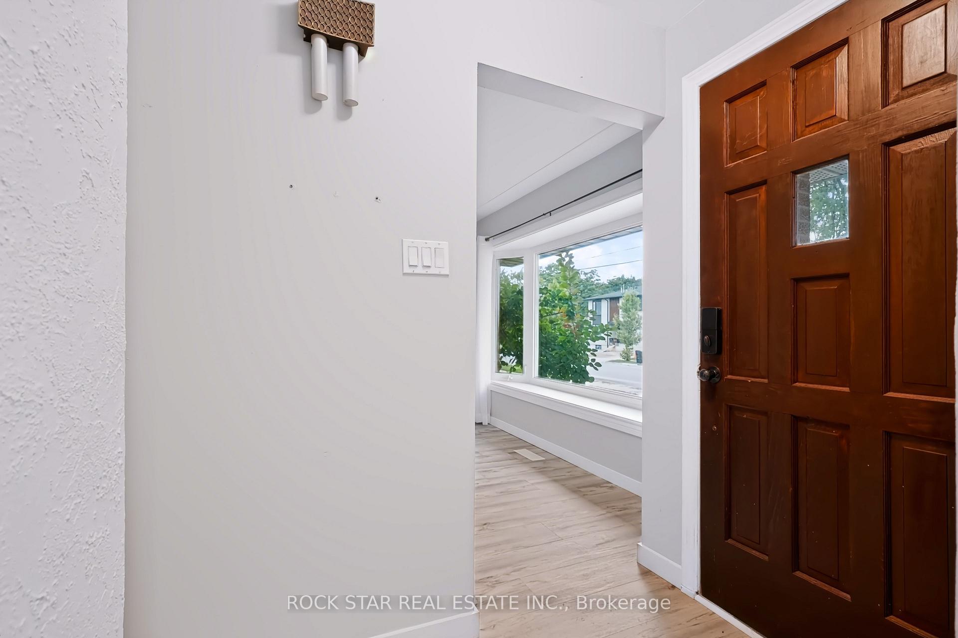 Photo 6 of 82 Franklin Street N, Kitchener, Stanley Park — HOMEH
