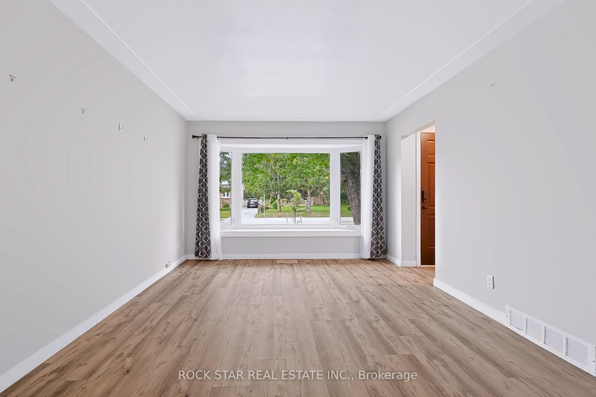 Photo 8 of 82 Franklin Street N, Kitchener, Stanley Park — HOMEH