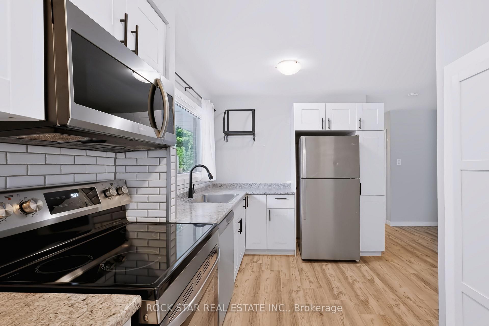 Photo 14 of 82 Franklin Street N, Kitchener, Stanley Park — HOMEH