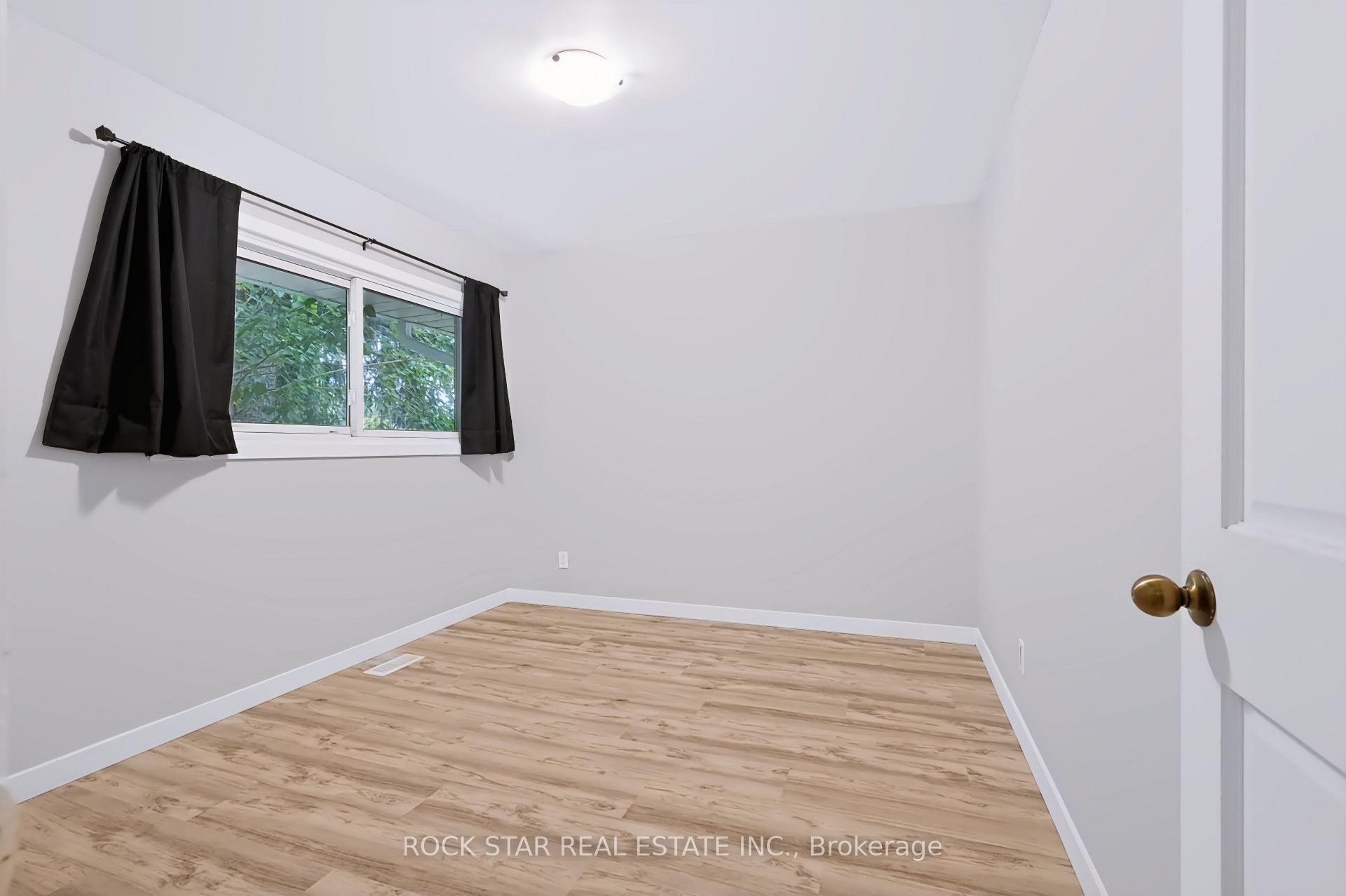 Photo 26 of 82 Franklin Street N, Kitchener, Stanley Park — HOMEH