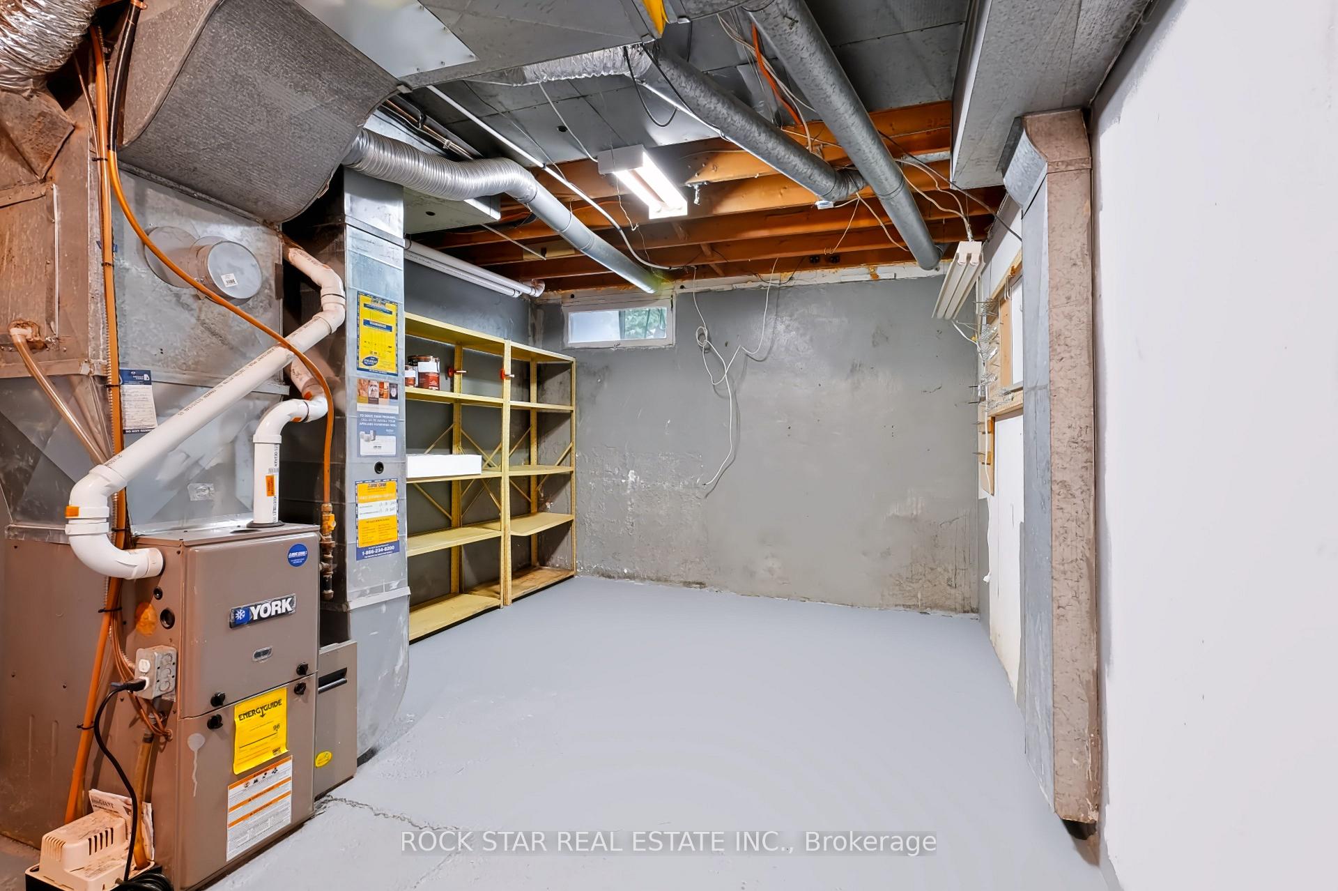 Photo 32 of 82 Franklin Street N, Kitchener, Stanley Park — HOMEH