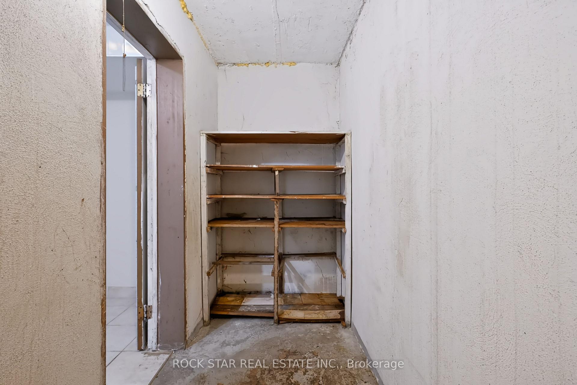 Photo 41 of 82 Franklin Street N, Kitchener, Stanley Park — HOMEH