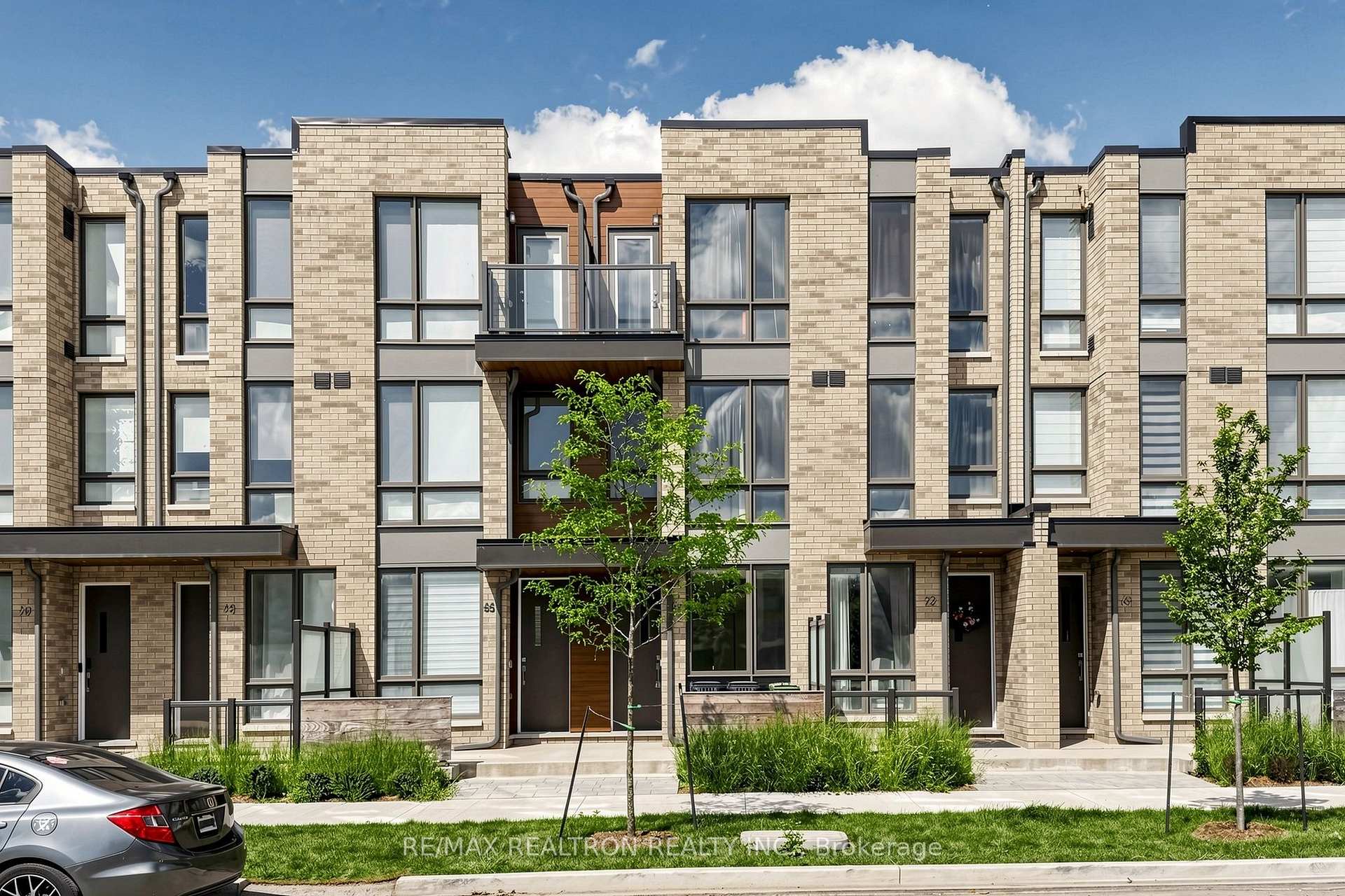 Photo 2 of 64 Turtle Island Road, Toronto, Englemount-Lawrence — HOMEH