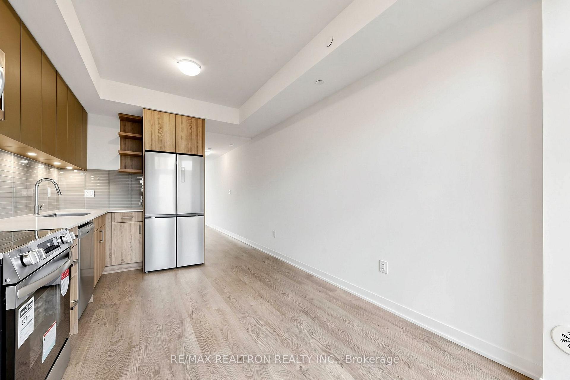 Photo 11 of 64 Turtle Island Road, Toronto, Englemount-Lawrence — HOMEH
