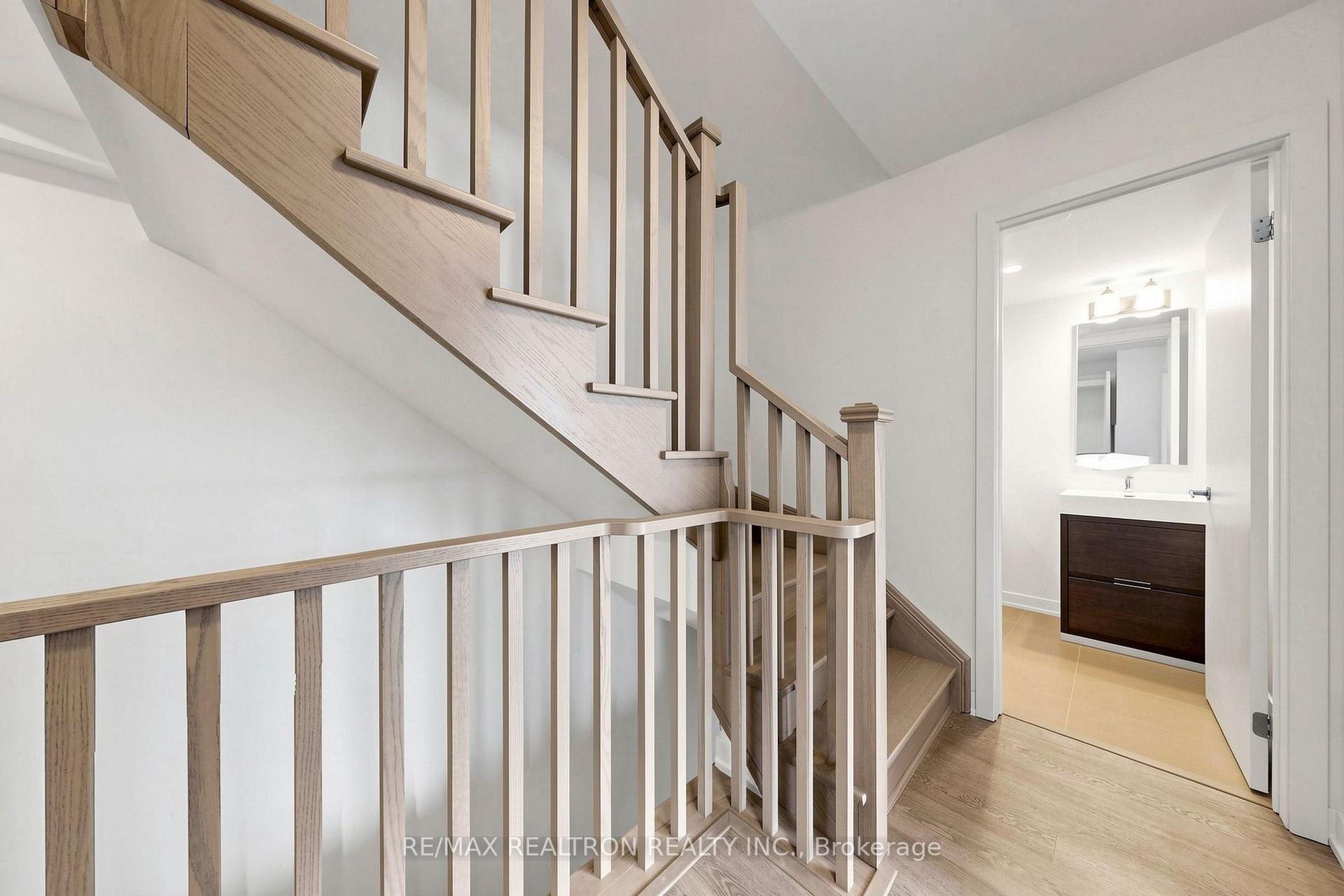 Photo 28 of 64 Turtle Island Road, Toronto, Englemount-Lawrence — HOMEH