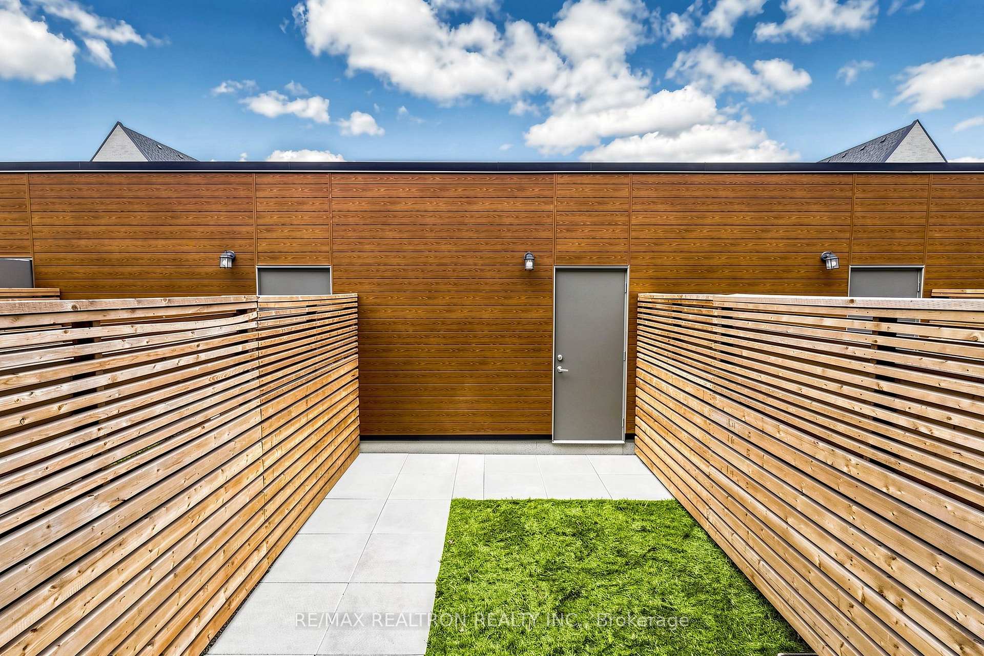 Photo 41 of 64 Turtle Island Road, Toronto, Englemount-Lawrence — HOMEH