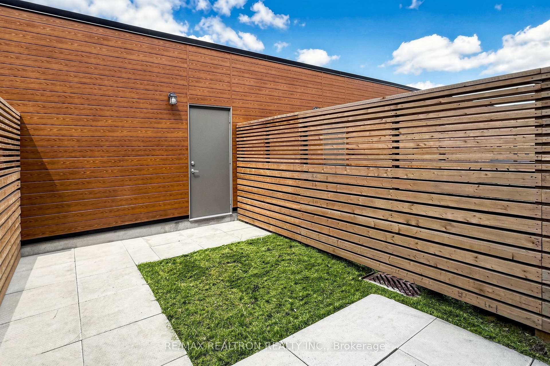 Photo 42 of 64 Turtle Island Road, Toronto, Englemount-Lawrence — HOMEH