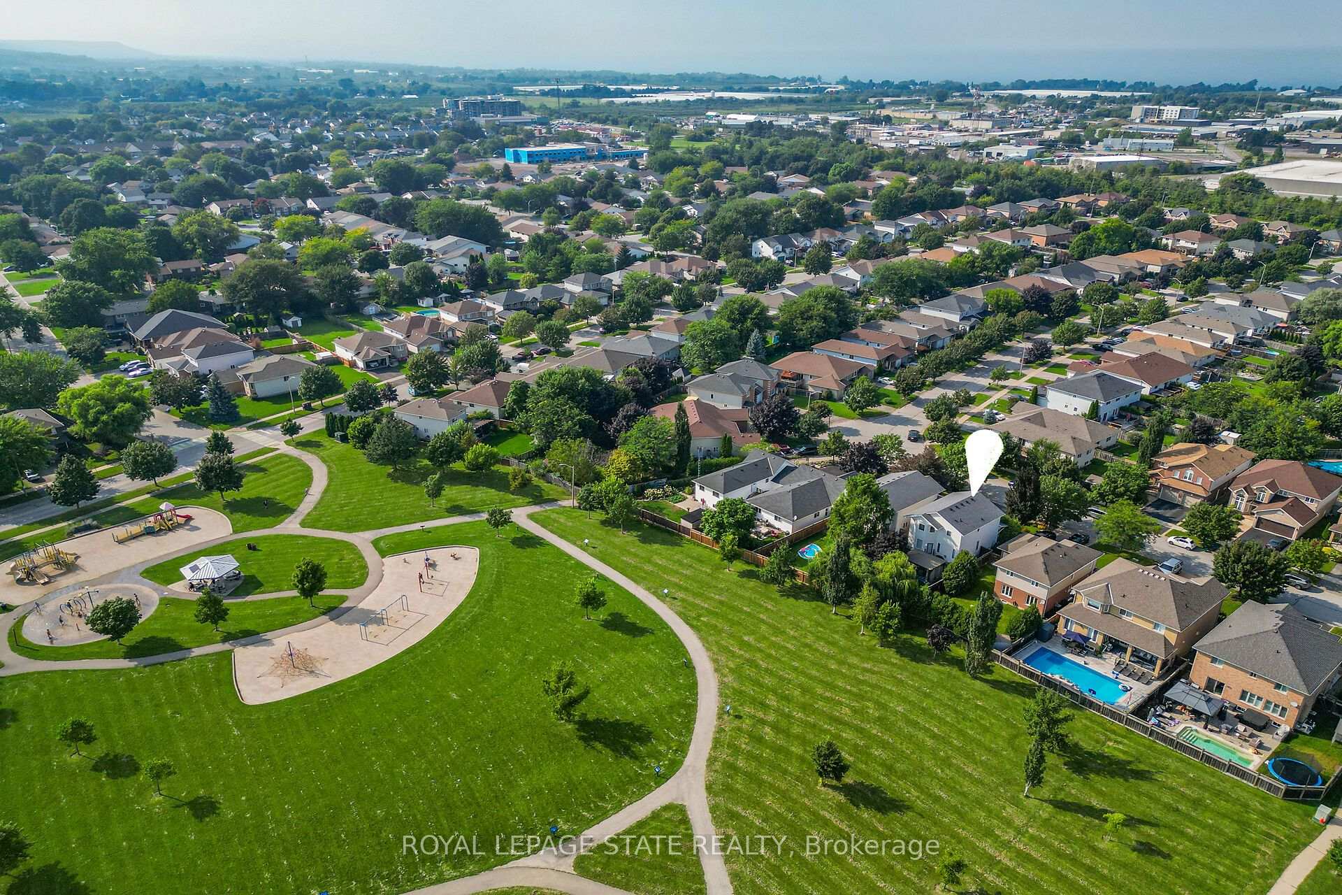 Photo 3 of 4480 Weltman Way, Lincoln, Beamsville — HOMEH