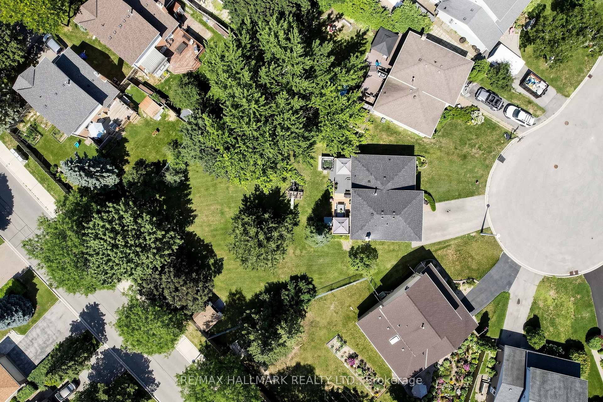 Photo 4 of 20 Oak Court, Aurora, Aurora Village — HOMEH