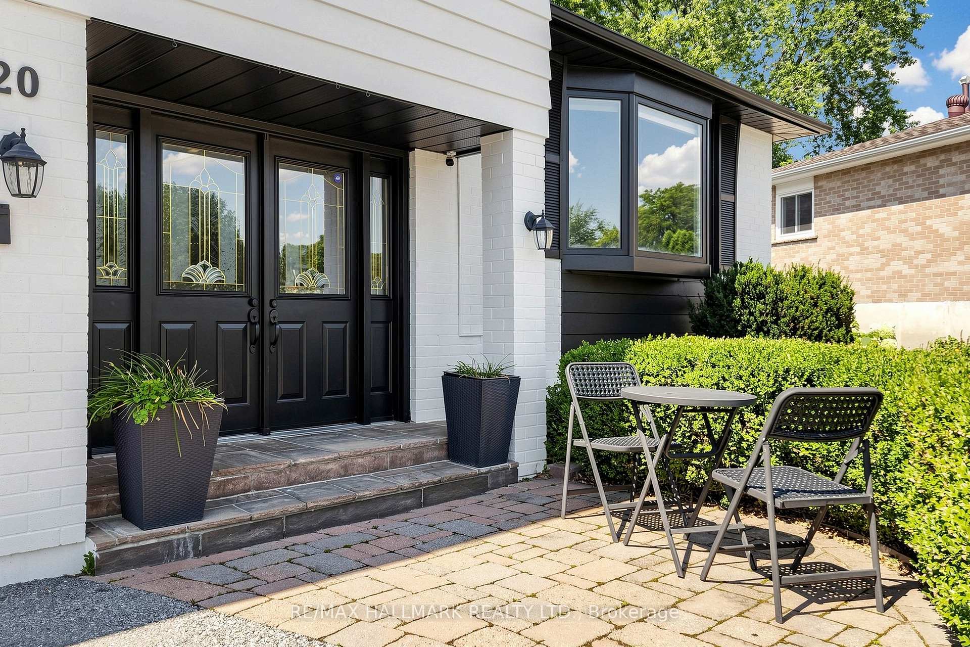 Photo 6 of 20 Oak Court, Aurora, Aurora Village — HOMEH