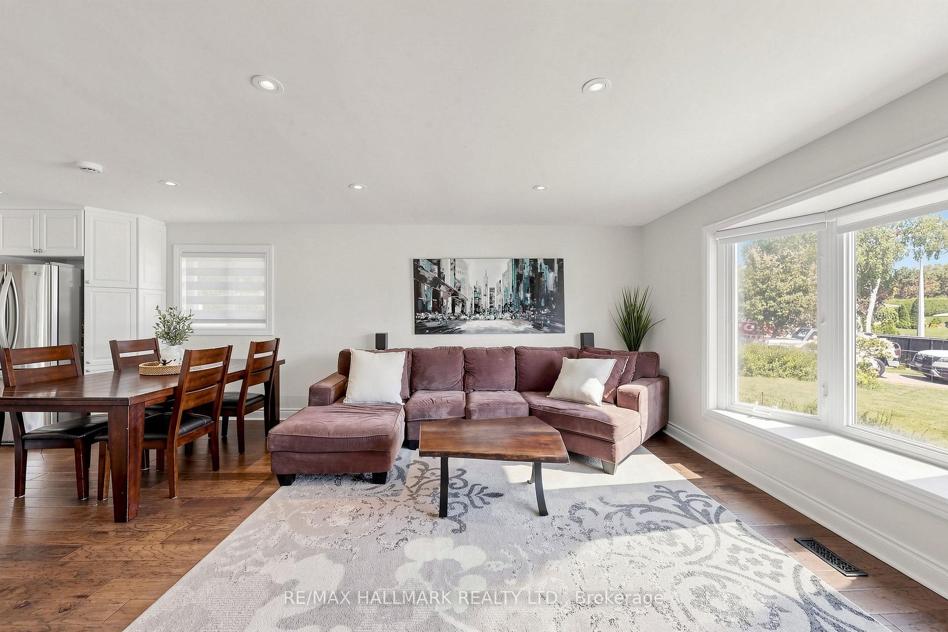 Photo 15 of 20 Oak Court, Aurora, Aurora Village — HOMEH