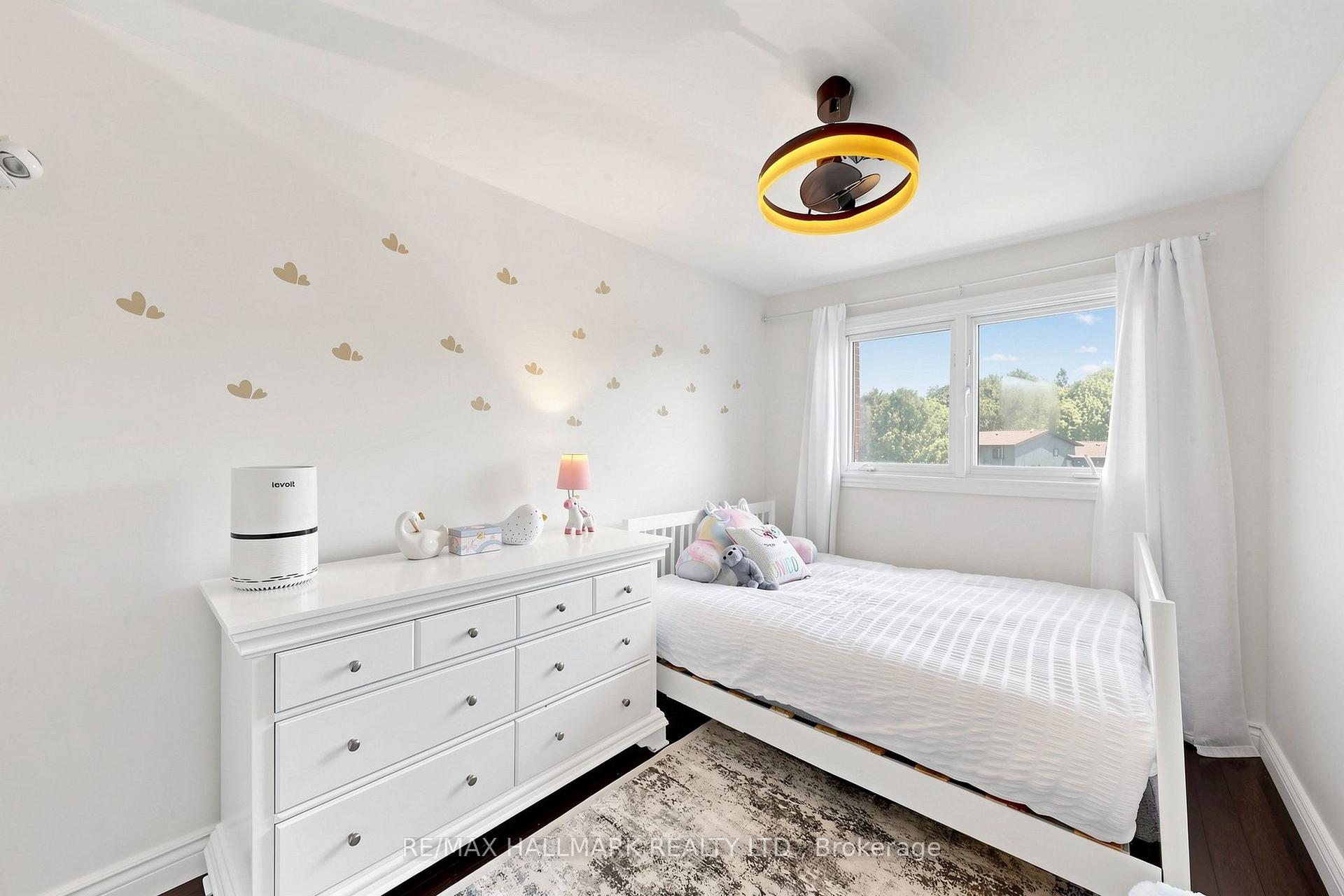 Photo 18 of 20 Oak Court, Aurora, Aurora Village — HOMEH