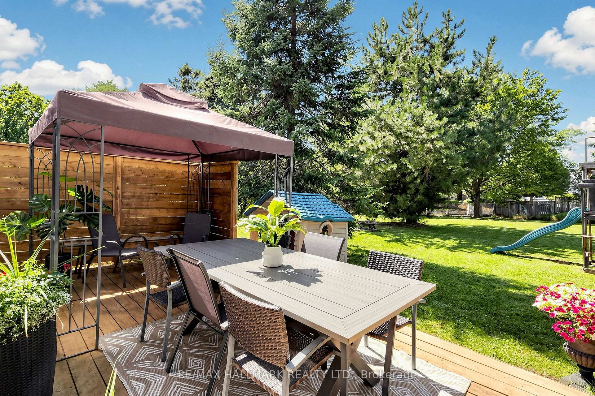 Photo 26 of 20 Oak Court, Aurora, Aurora Village — HOMEH