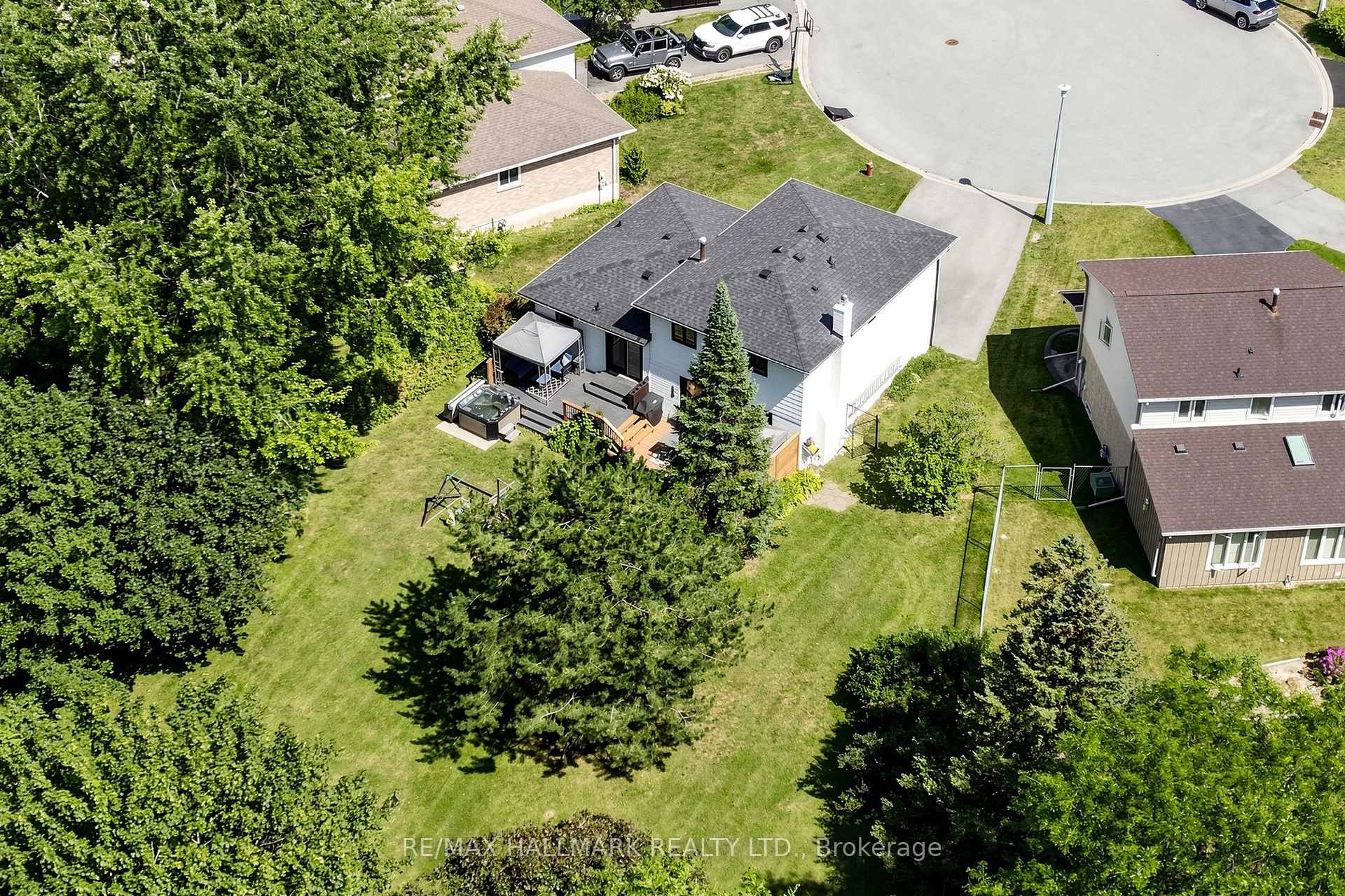 Photo 32 of 20 Oak Court, Aurora, Aurora Village — HOMEH