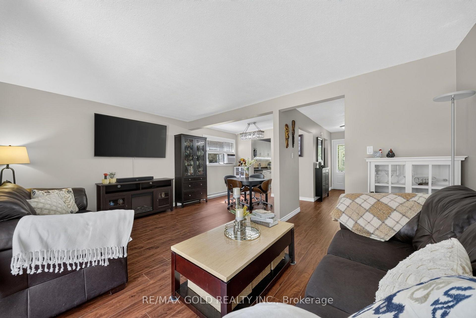 Photo 10 of 15 Jackman Drive, Brampton, Northgate — HOMEH